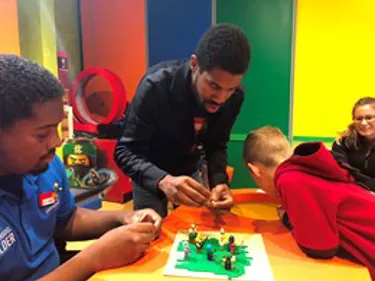 Trading LEGO Minifigures | LEGOLAND Discovery Center Chicago